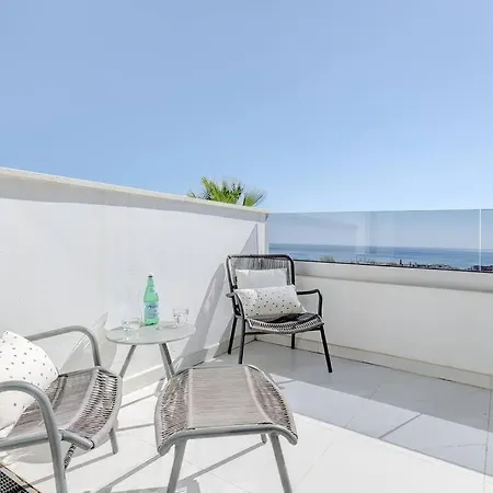 Apartment New 2 Bed Penthouse @ Hills With Sea View *