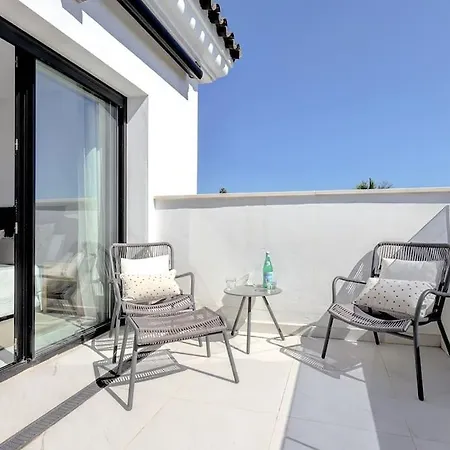 New 2 Bed Penthouse @ Hills With Sea View