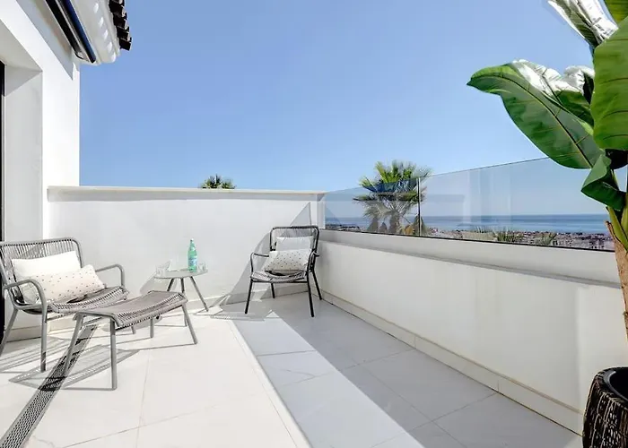 Апартаменти New 2 Bed Penthouse @ Hills With Sea View *