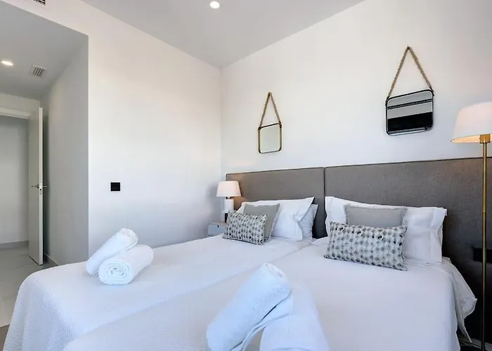 New 2 Bed Penthouse @ Hills With Sea View