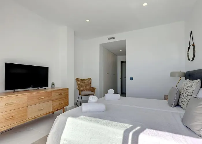 New 2 Bed Penthouse @ Hills With Sea View * Естепона