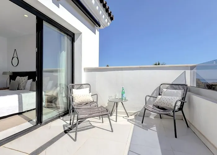 New 2 Bed Penthouse @ Hills With Sea View